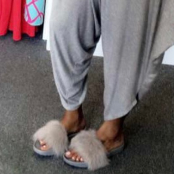 UGG Pre-Owned Women’s Royale Slide Sandals Faux Fur Size 10 “as is” - Picture 8 of 8